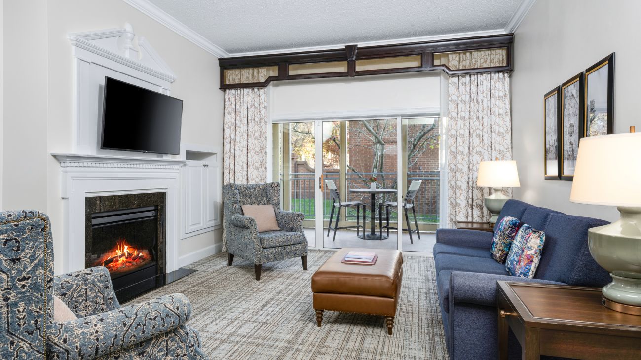 Living Room (2-Bedroom Villa)